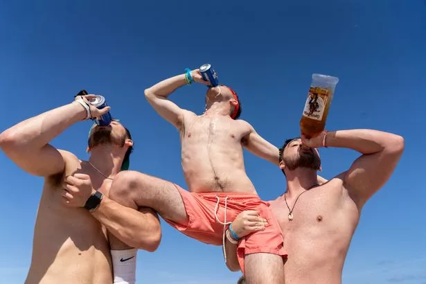 Naked Spring Break bowx cum