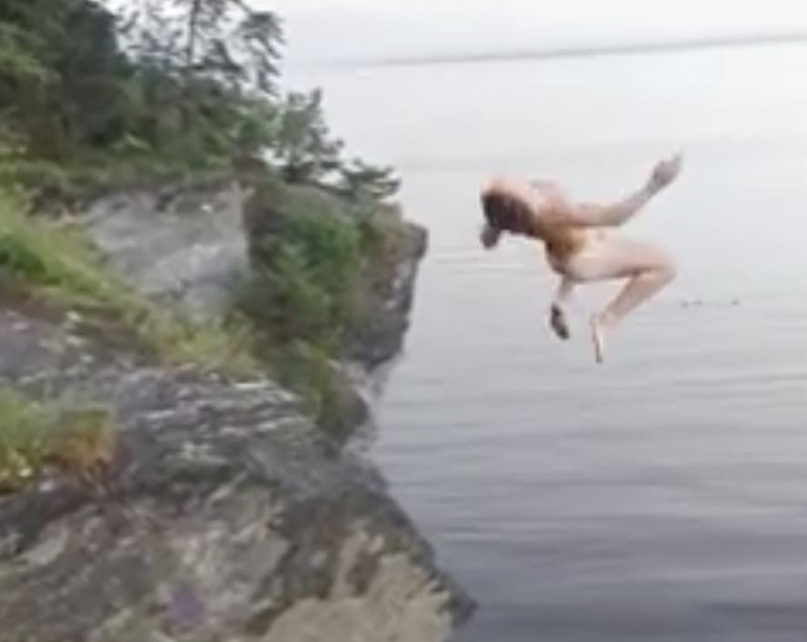 dee ann phillips recommends Cliff Diving Nude