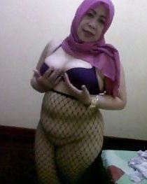 breanne larsen recommends bokep tante hijab pic