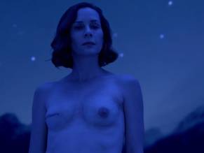 embeth davidtz naked