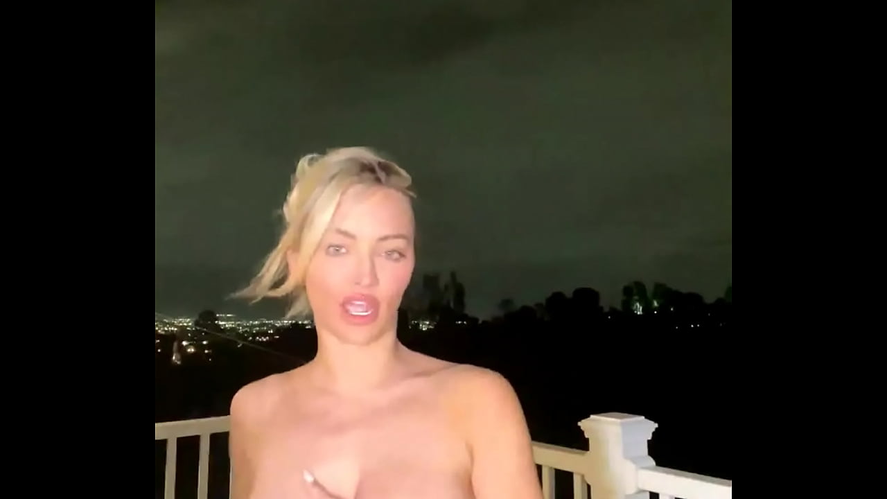 cassandra hastings add lindsey pelas onlyfans livestream photo