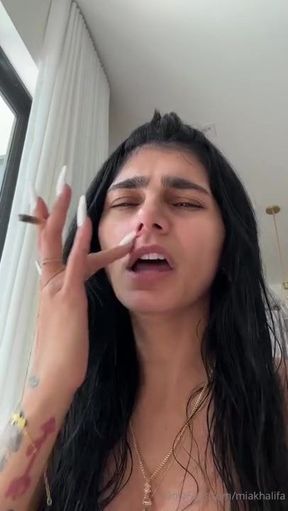 ayu vina recommends mia khalifa onlyfans leaked pic