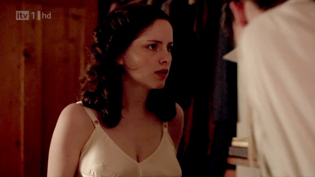 sophie rundle tits