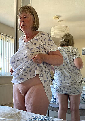 Nude Older Grannies avi thumbs