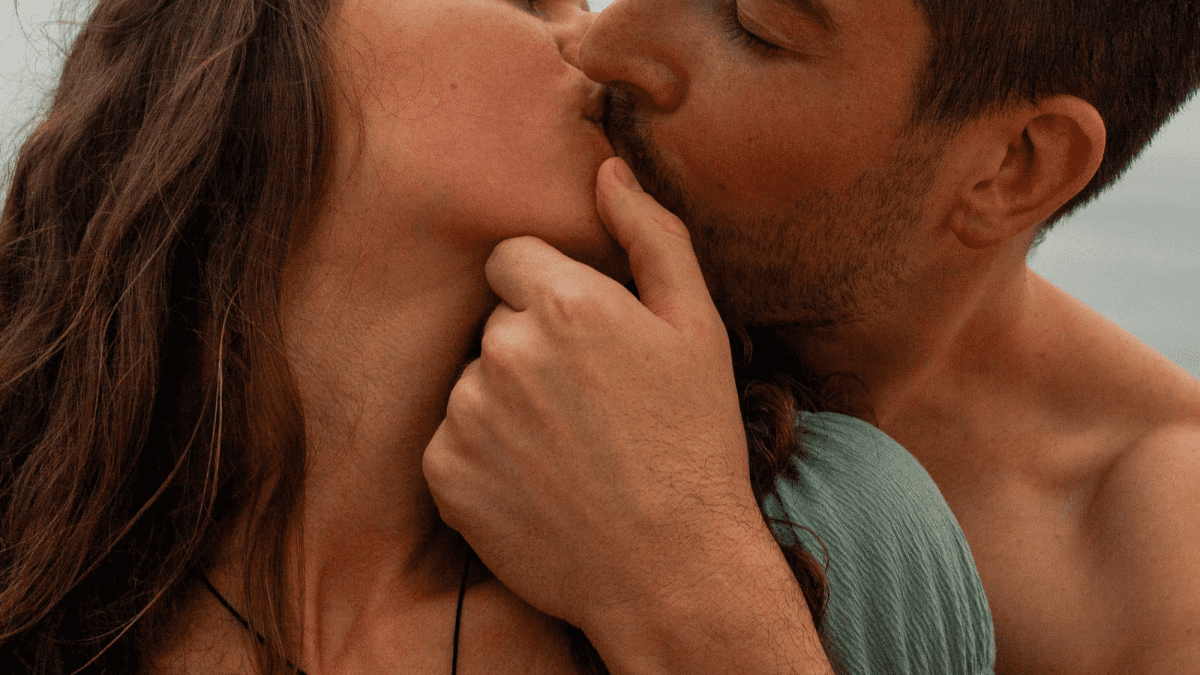 tongue kissing hot