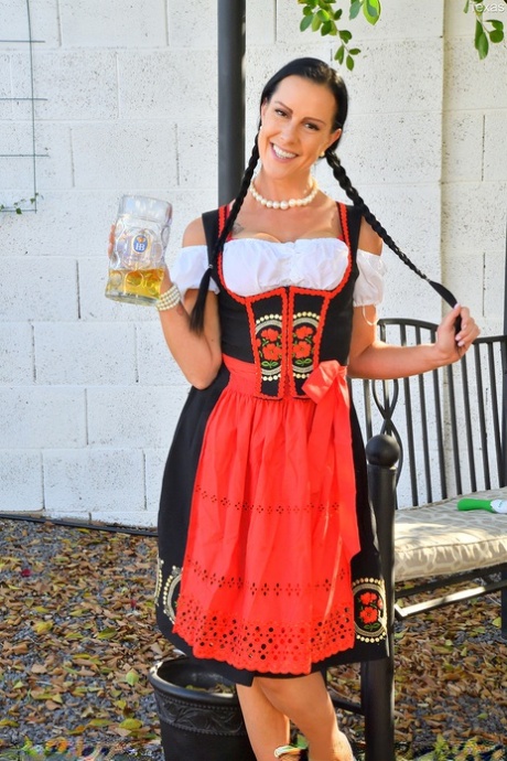 barbara monzingo recommends Oktoberfest Milf