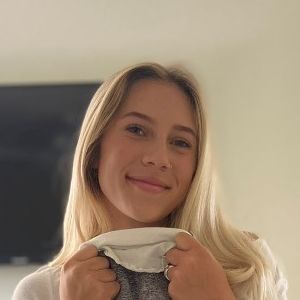 lauren compton onlyfans - lesbian strap on webcam andrea kelly porn