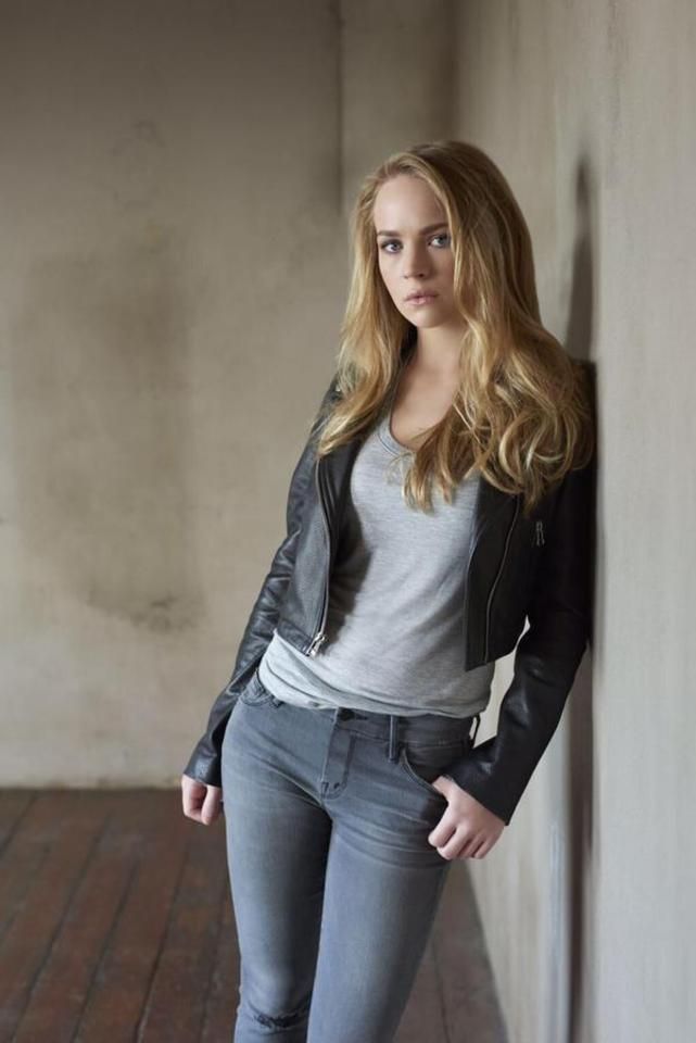 christine sacco recommends britt robertson sexy pic