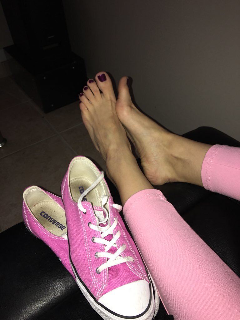 angela schutt recommends Lexi Luna Feet