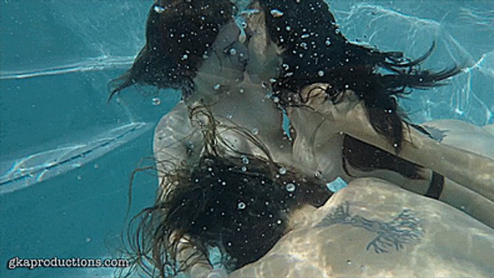 damien thorne recommends underwater threesome pic