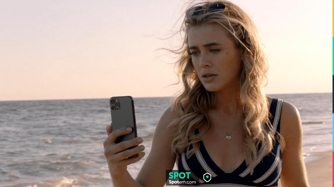 Melissa Roxburgh Bikini hair images