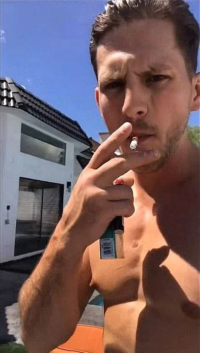 andrew fryc recommends Men Smoke Porn