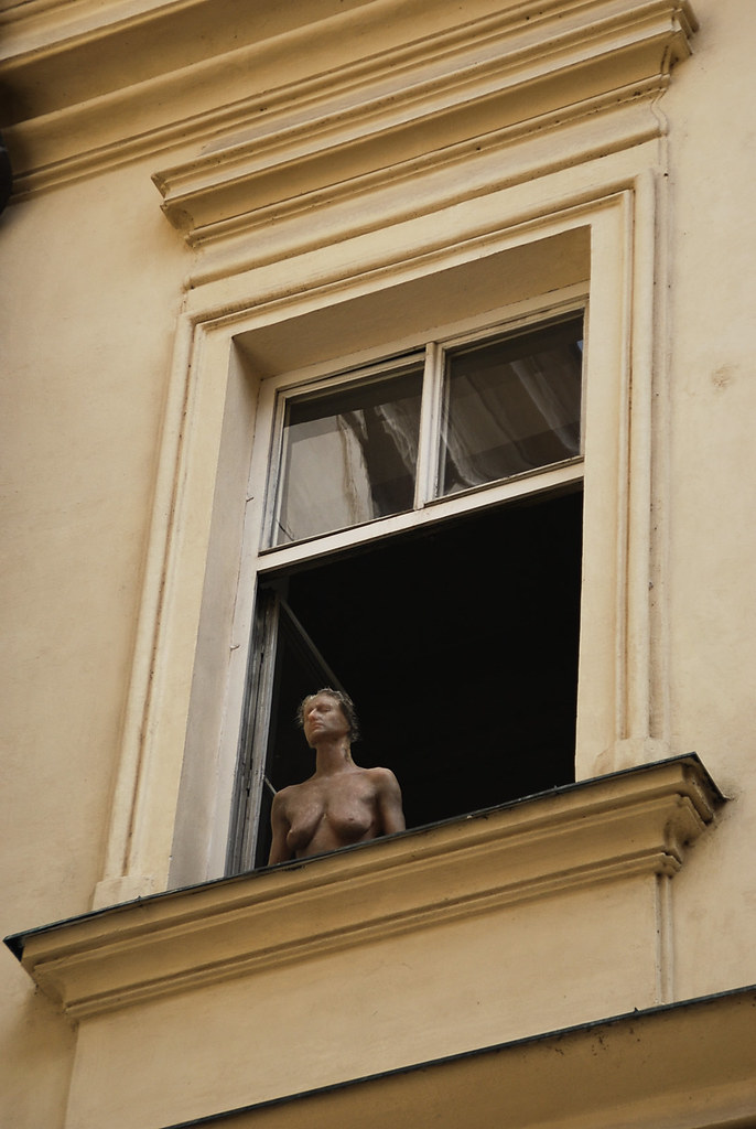 alisha regelin add photo naked in window