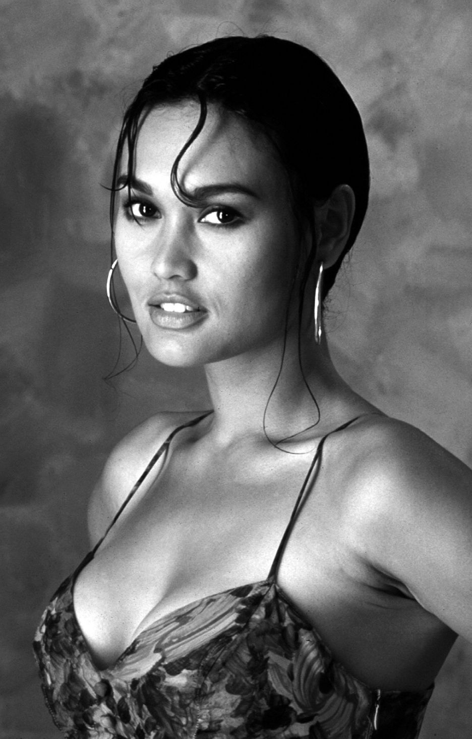 dora simanjuntak recommends Tia Carrere Hot