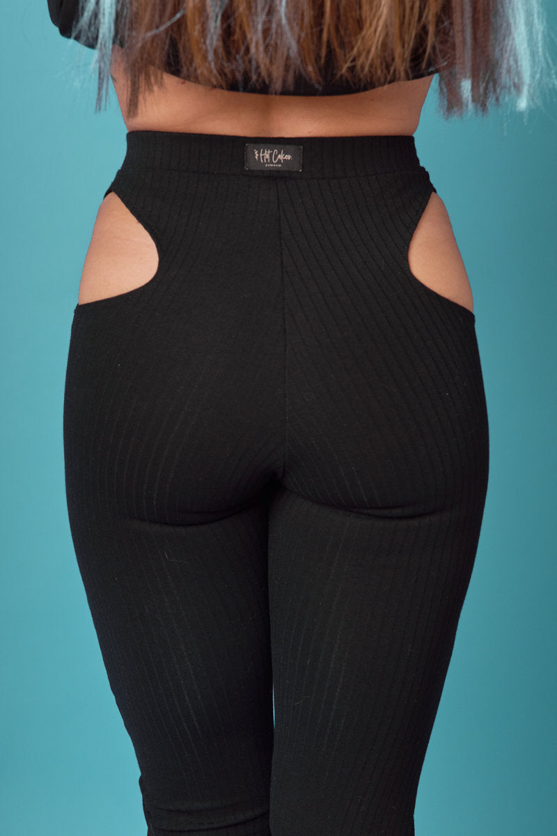 artimes zeus recommends yoga pants voyeur pic